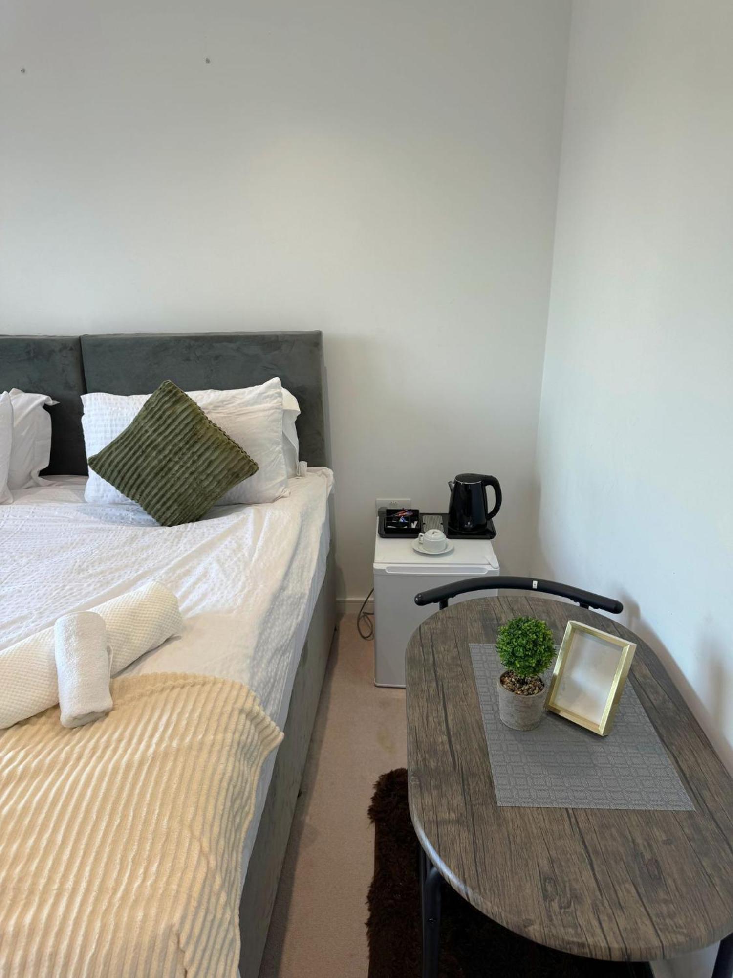 Kayz Lodge- Luxury Ensuite-Private & Shared Accommodation In A New House At The Olympic Village Overlooking Stratford Westfield And Tube Station London Luaran gambar