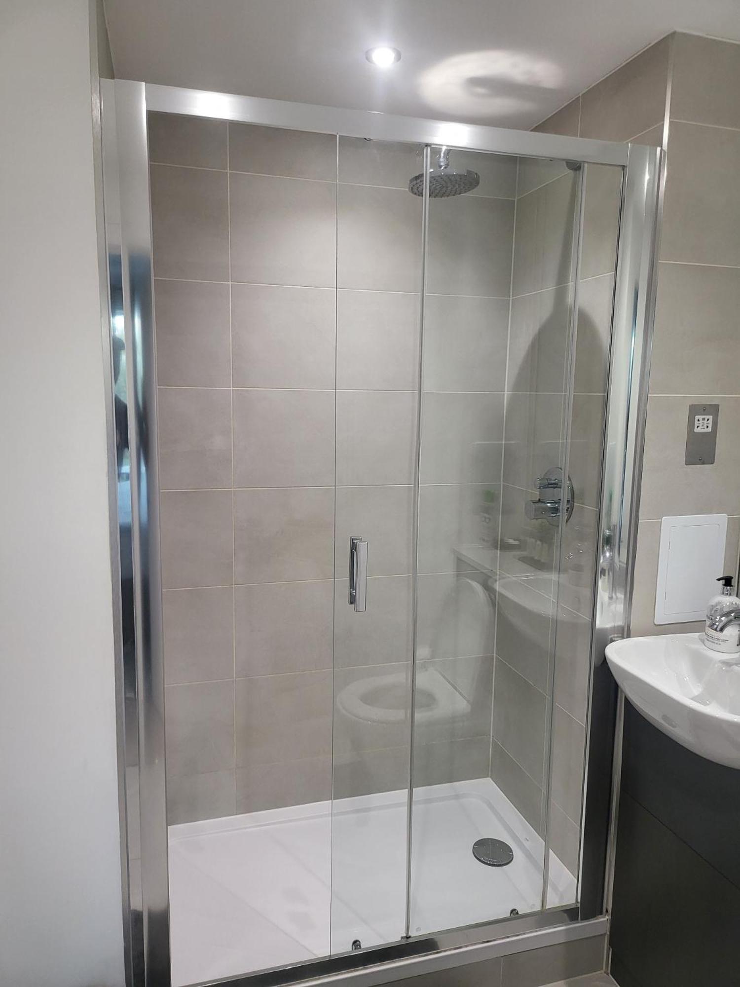 Kayz Lodge- Luxury Ensuite-Private & Shared Accommodation In A New House At The Olympic Village Overlooking Stratford Westfield And Tube Station London Bilik gambar
