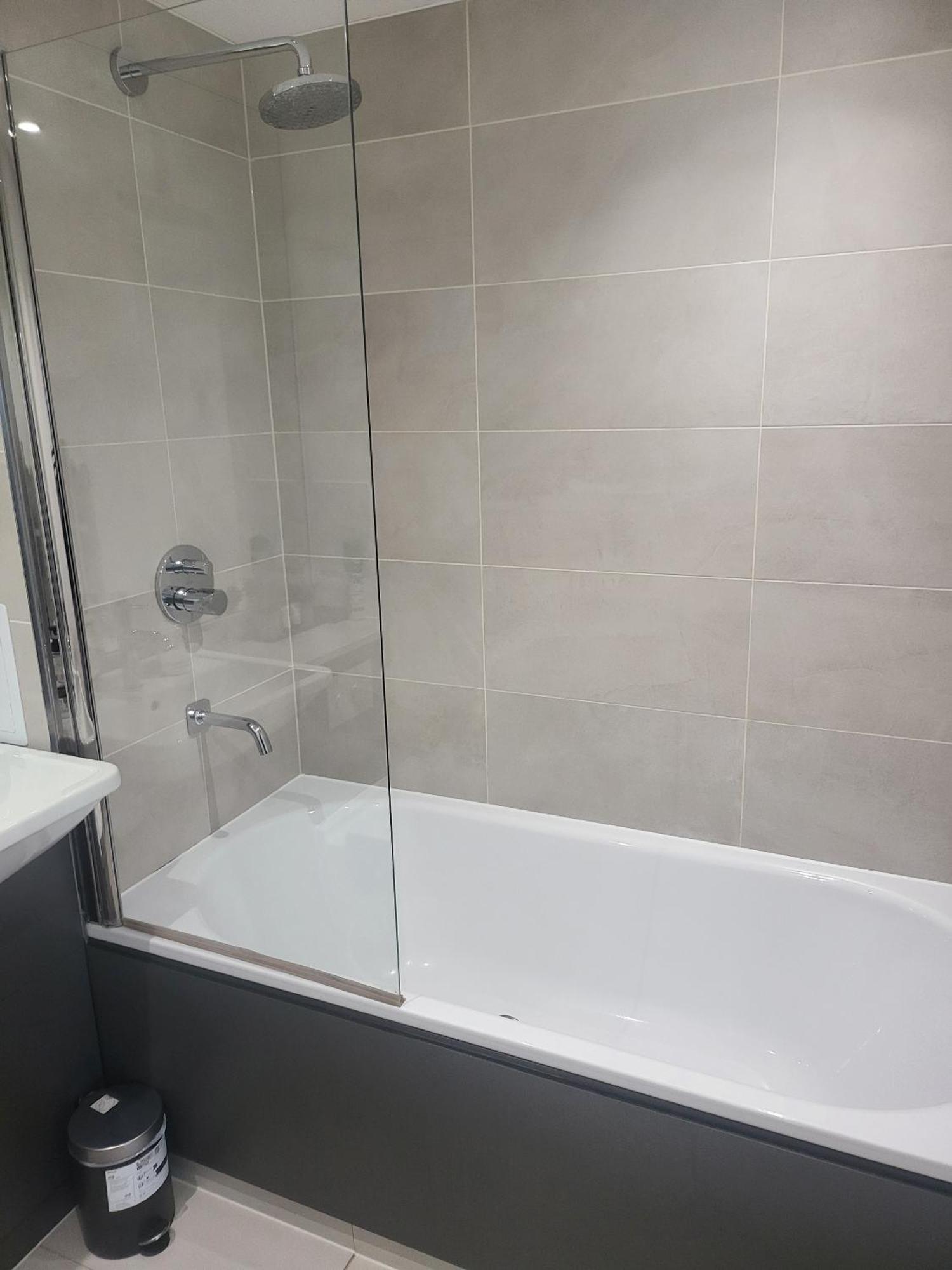 Kayz Lodge- Luxury Ensuite-Private & Shared Accommodation In A New House At The Olympic Village Overlooking Stratford Westfield And Tube Station London Bilik gambar