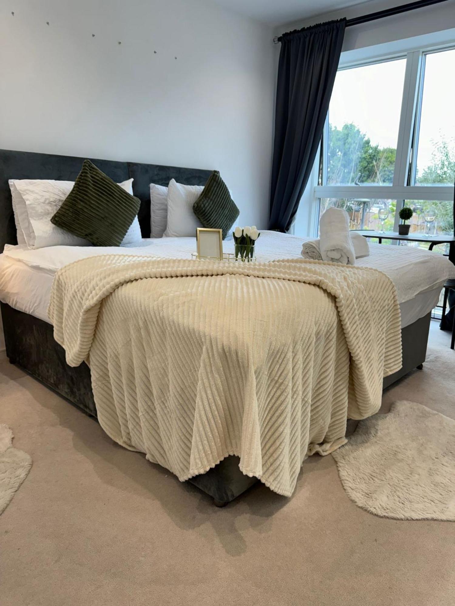 Kayz Lodge- Luxury Ensuite-Private & Shared Accommodation In A New House At The Olympic Village Overlooking Stratford Westfield And Tube Station London Luaran gambar
