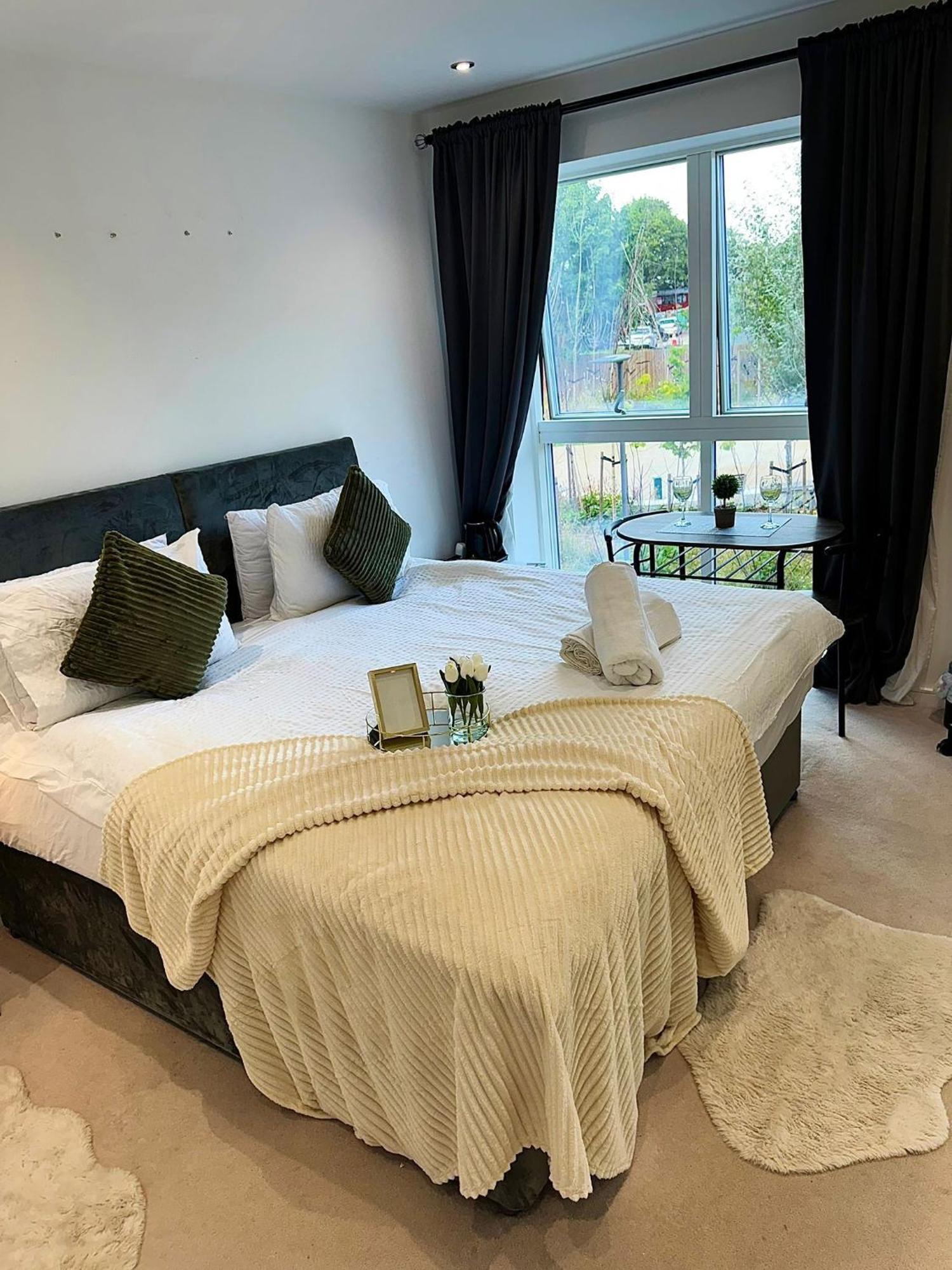 Kayz Lodge- Luxury Ensuite-Private & Shared Accommodation In A New House At The Olympic Village Overlooking Stratford Westfield And Tube Station London Luaran gambar